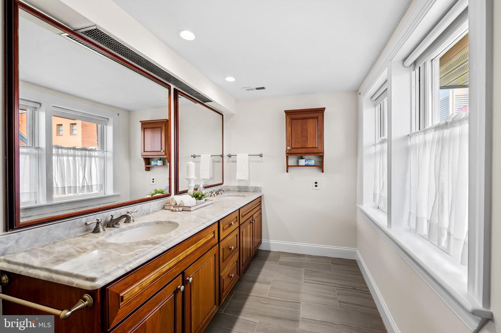 521 S Sharp St