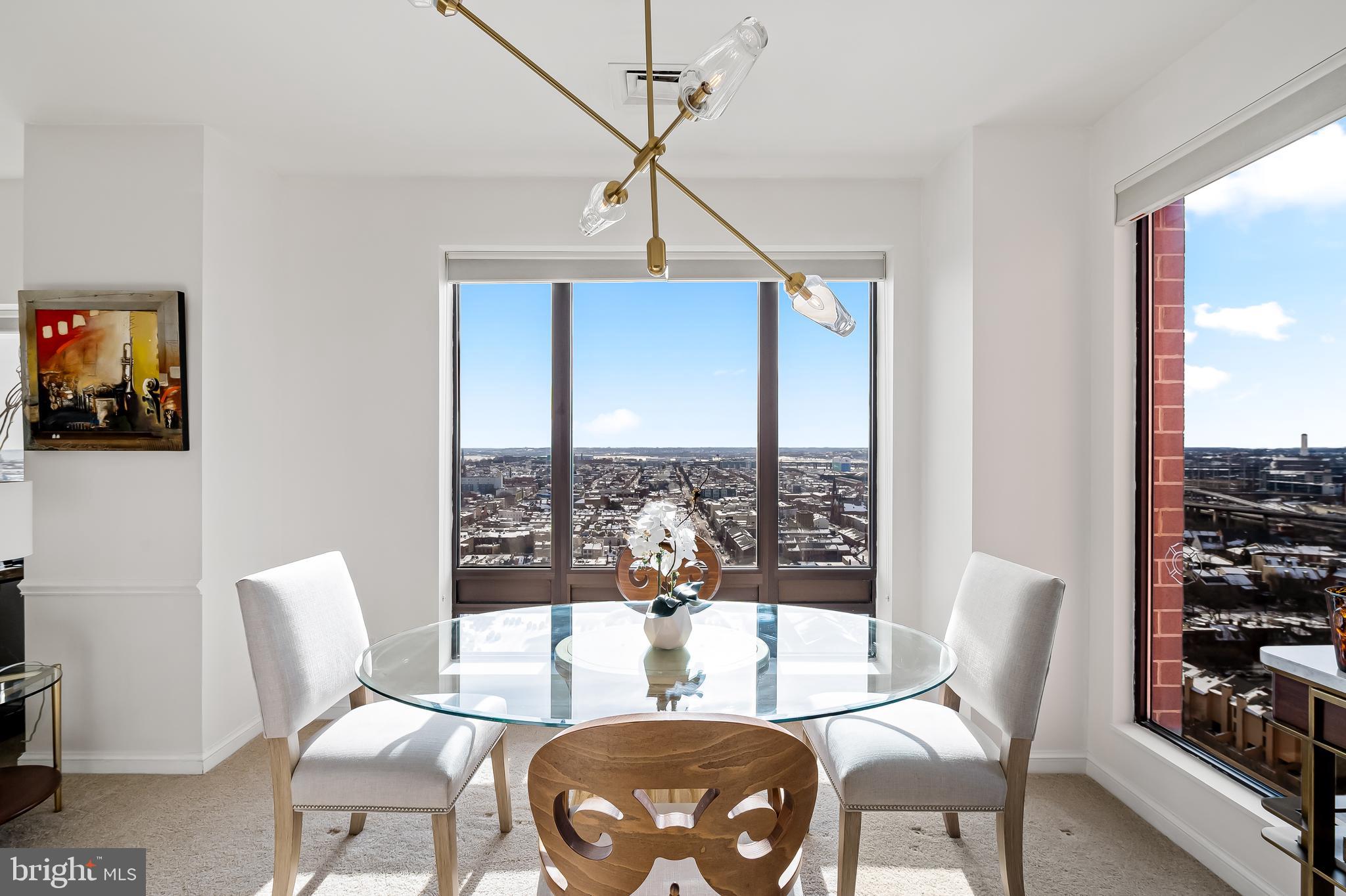 10 E Lee St E #1804