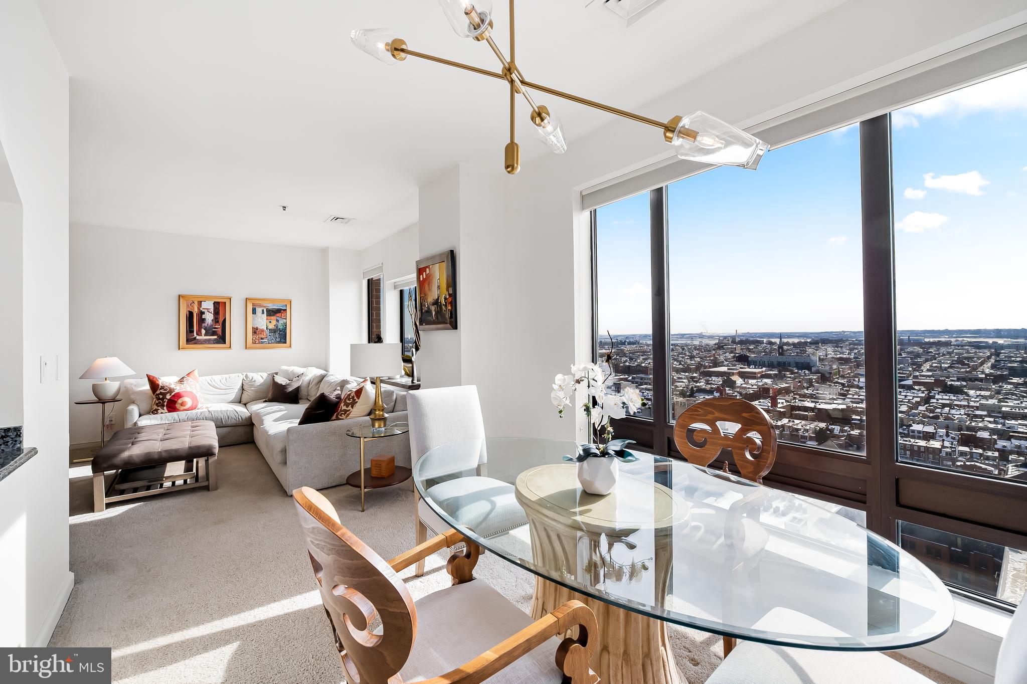 10 E Lee St E #1804