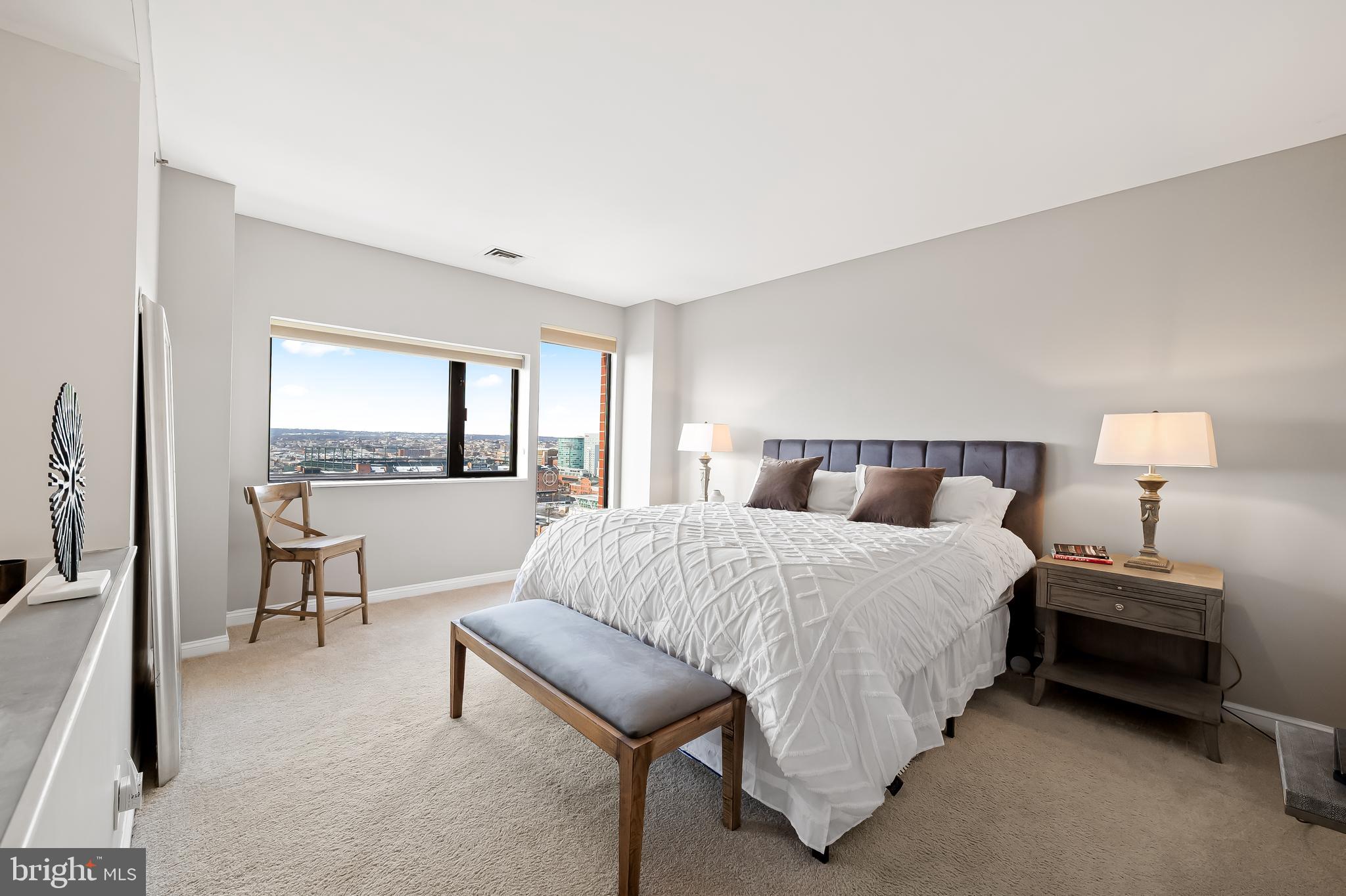 10 E Lee St E #1804