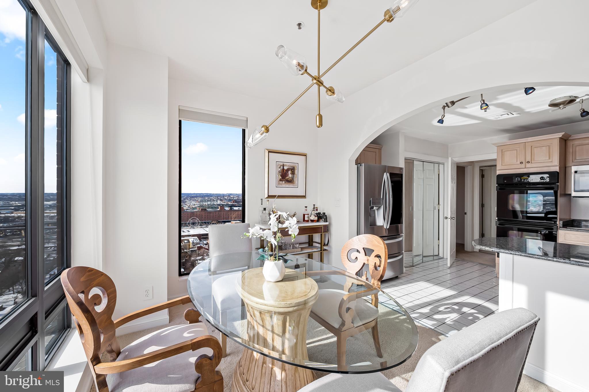 10 E Lee St E #1804