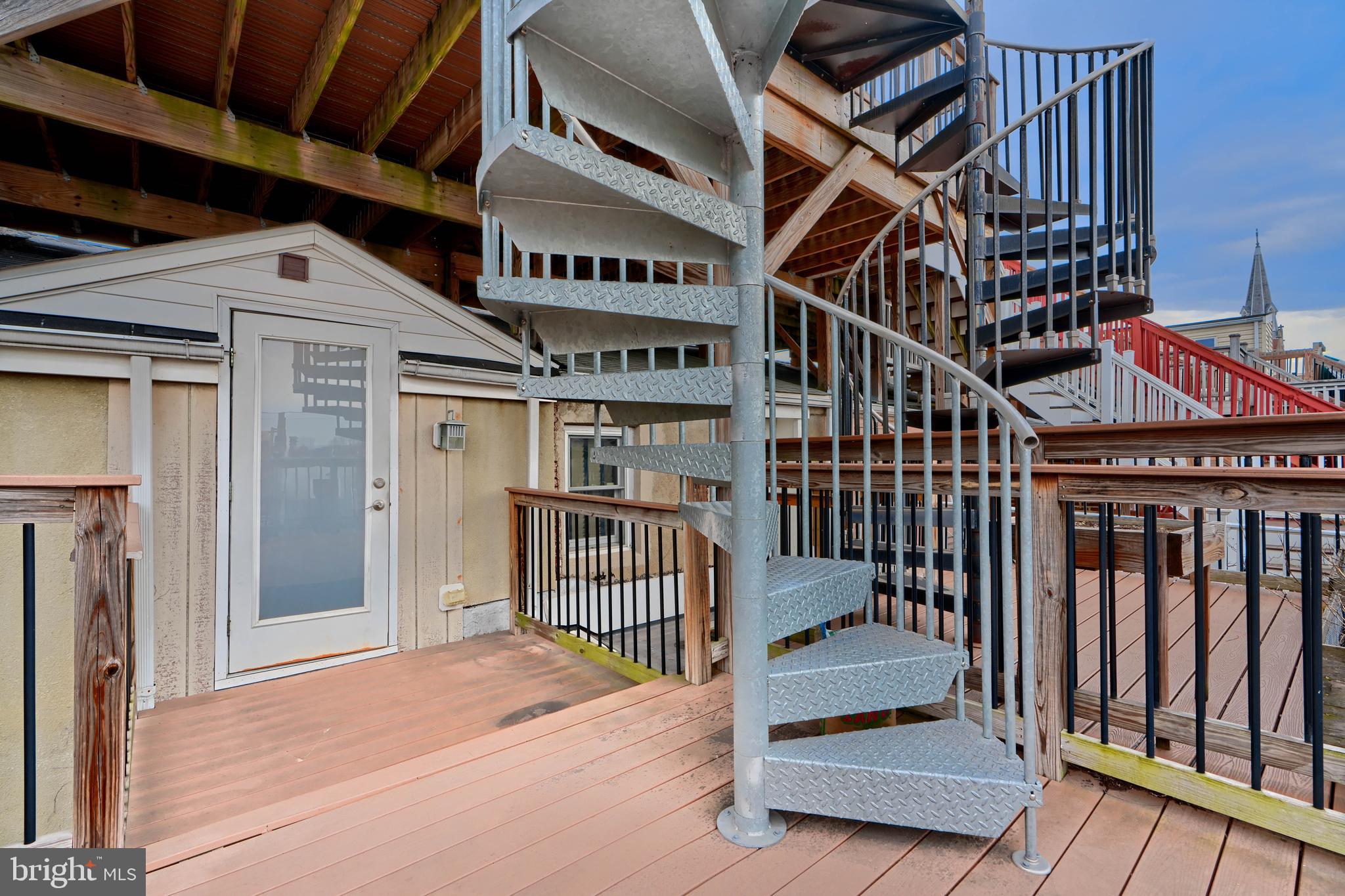 1252-1/2 Riverside Ave