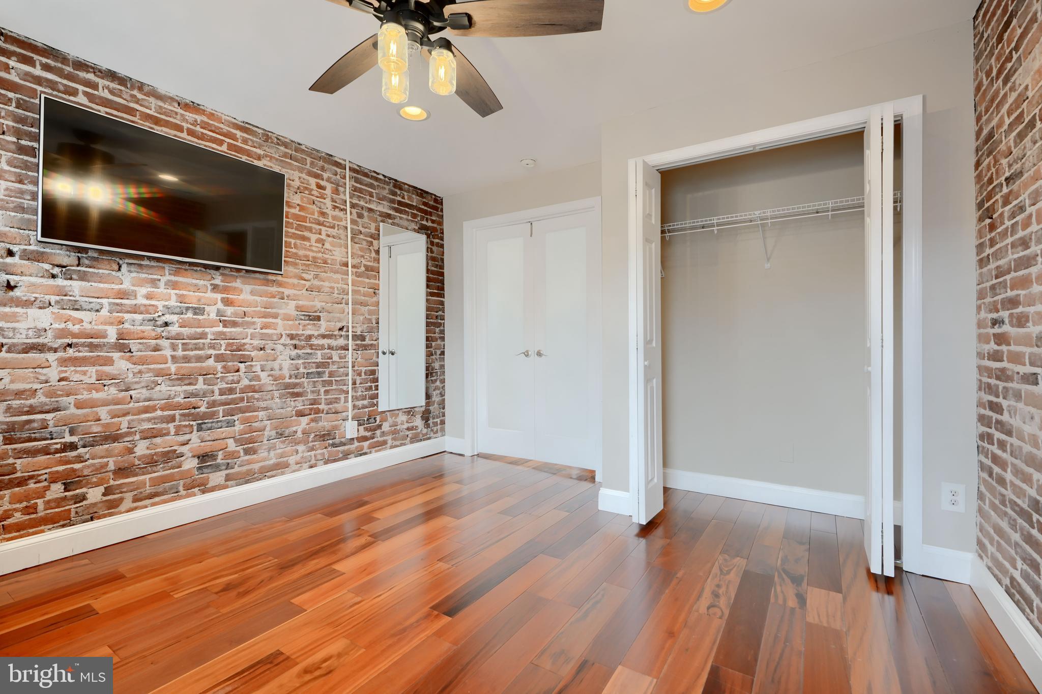 1252-1/2 Riverside Ave