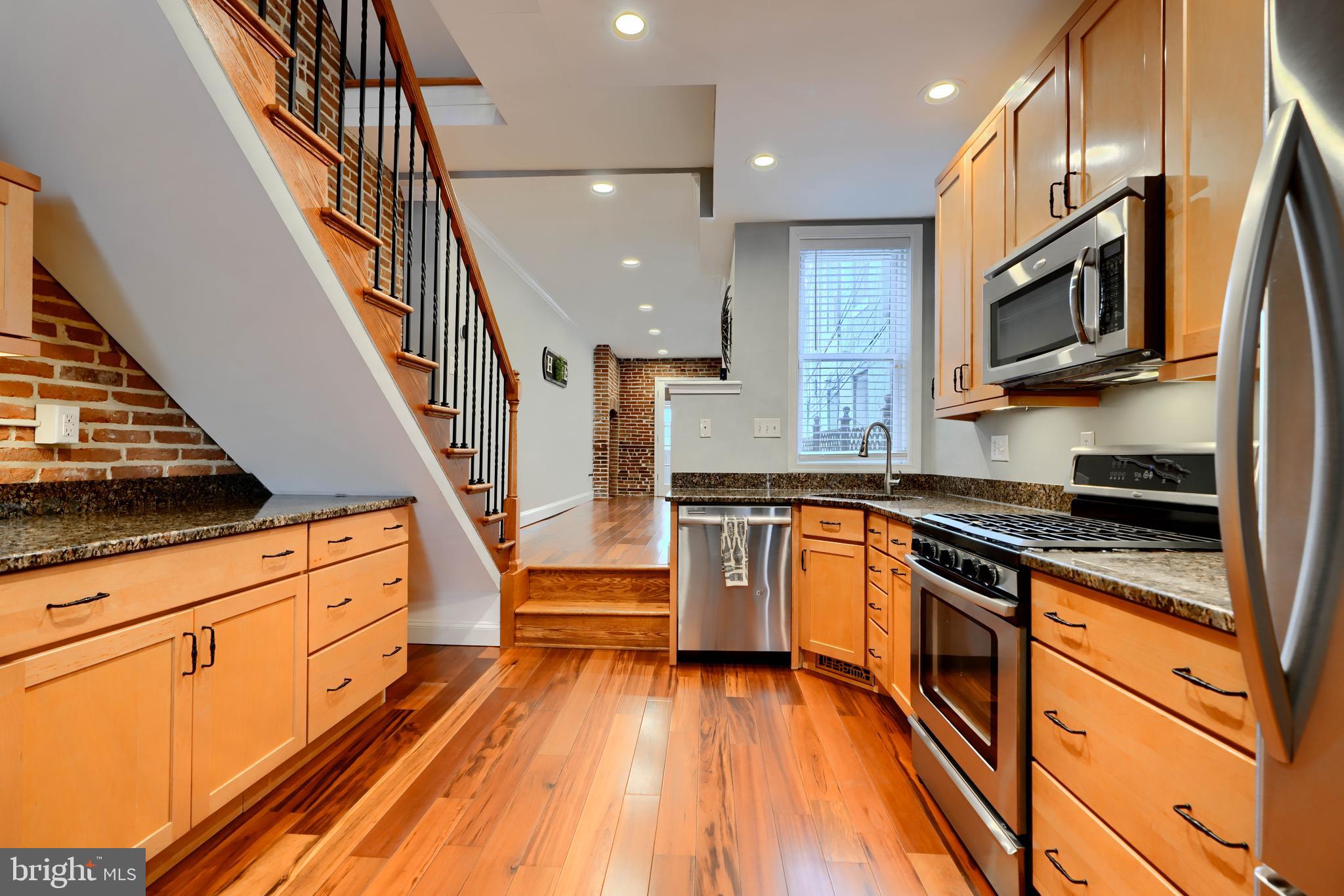 1252-1/2 Riverside Ave
