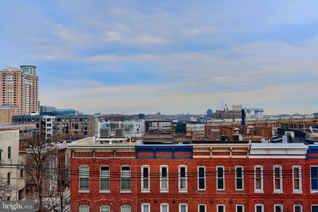 1252-1/2 Riverside Ave