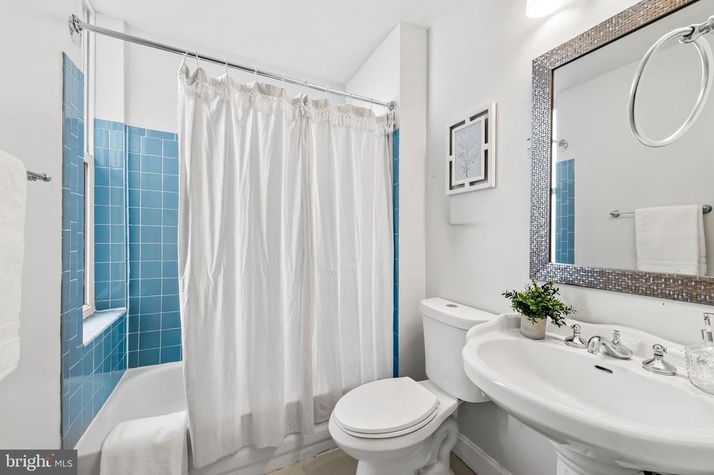 1308 William St