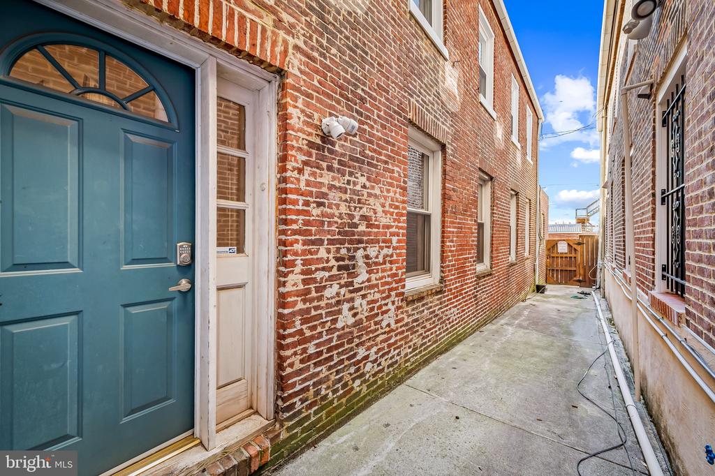 1308 William St