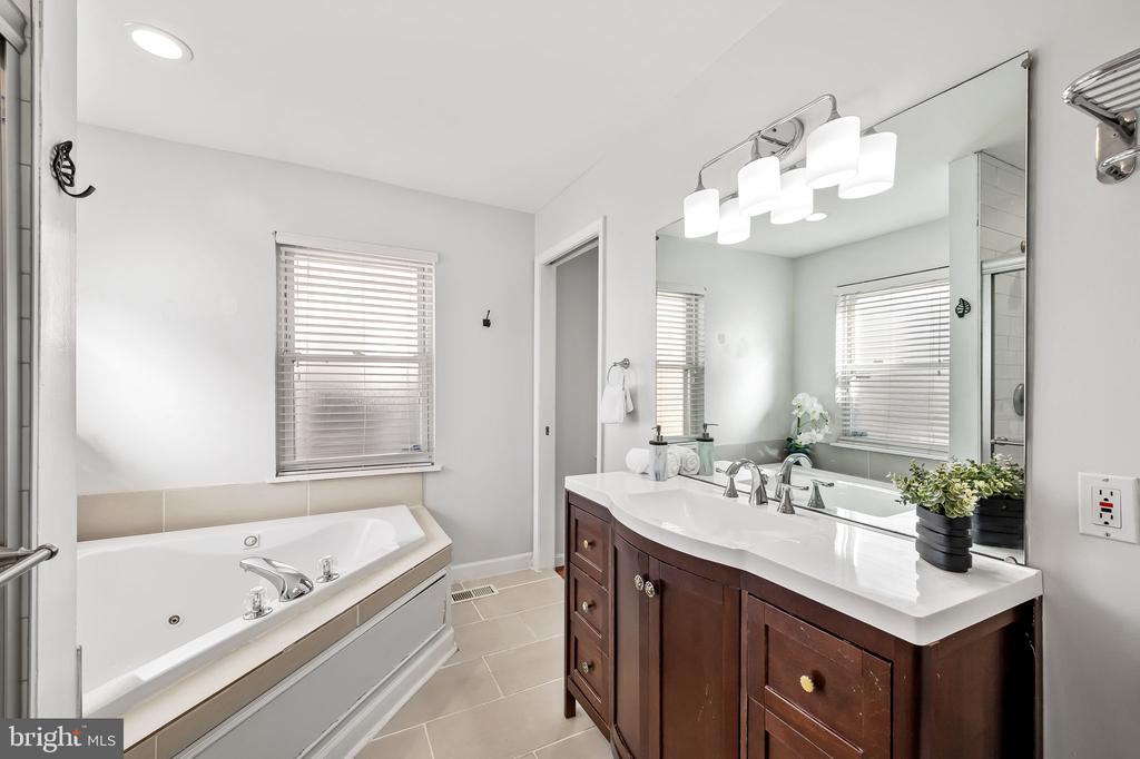 1308 William St