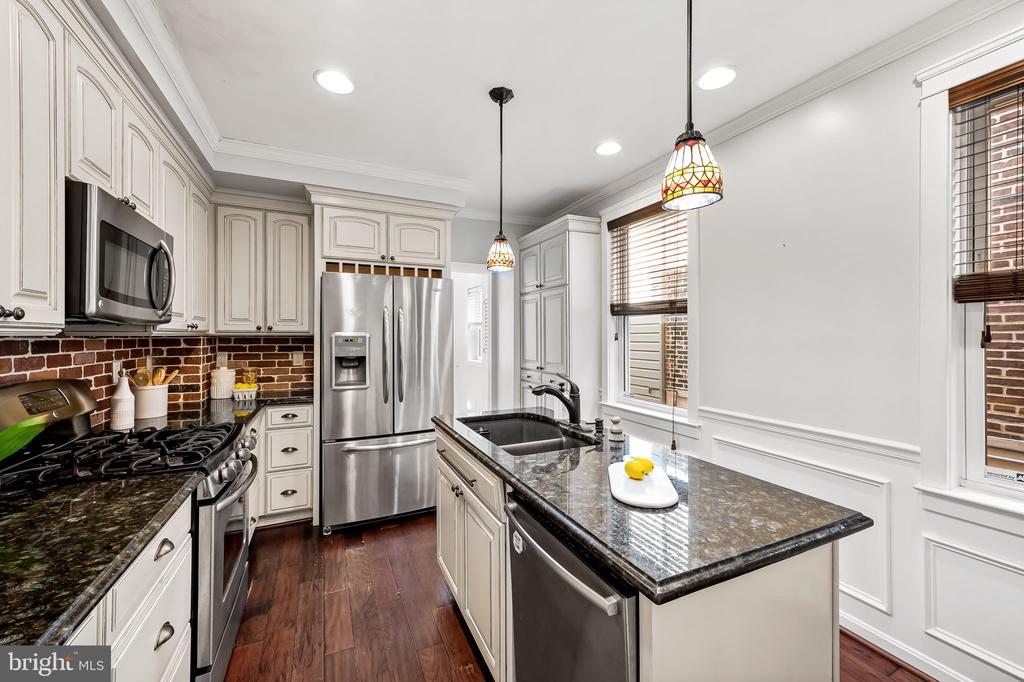 1308 William St