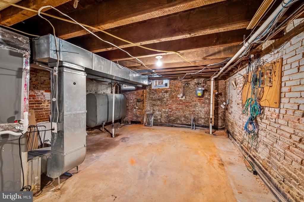 1308 William St