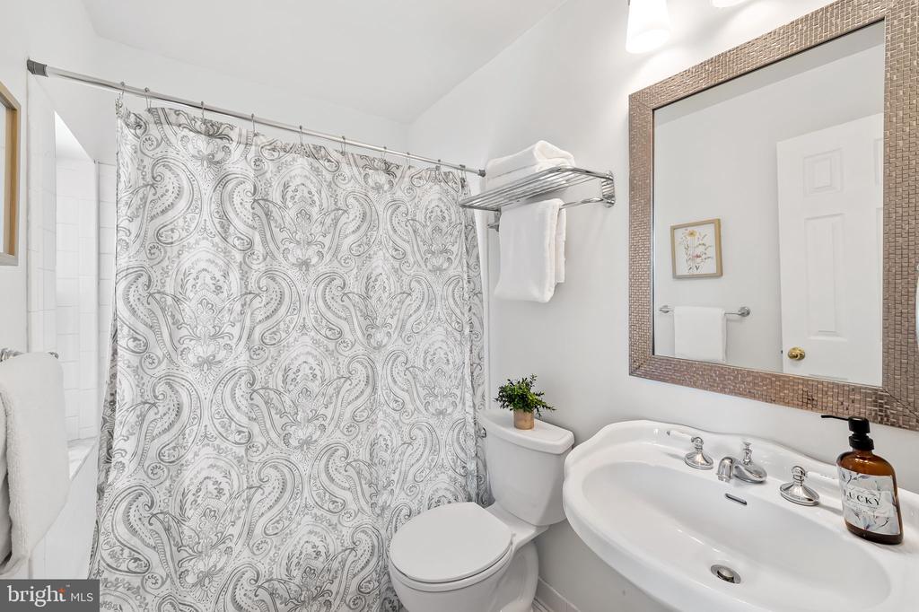 1308 William St