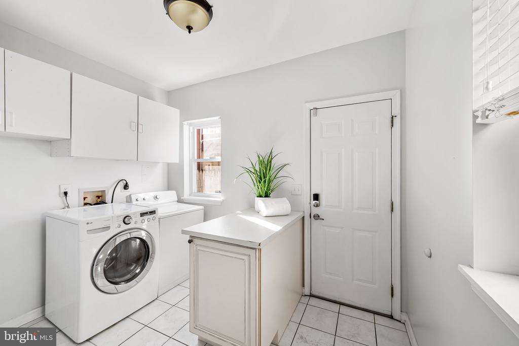 1308 William St