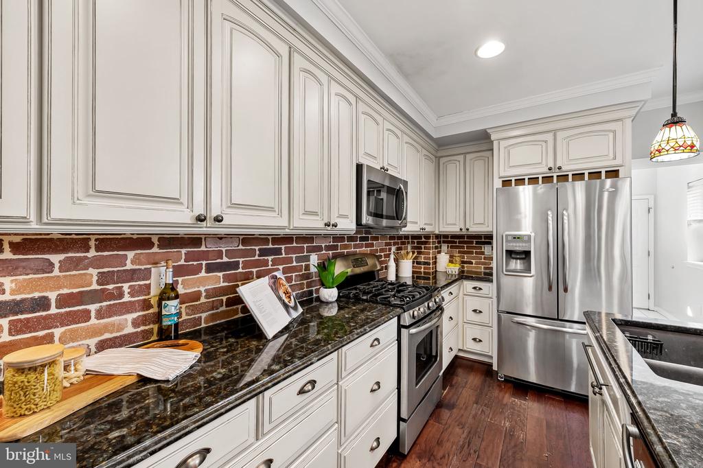 1308 William St