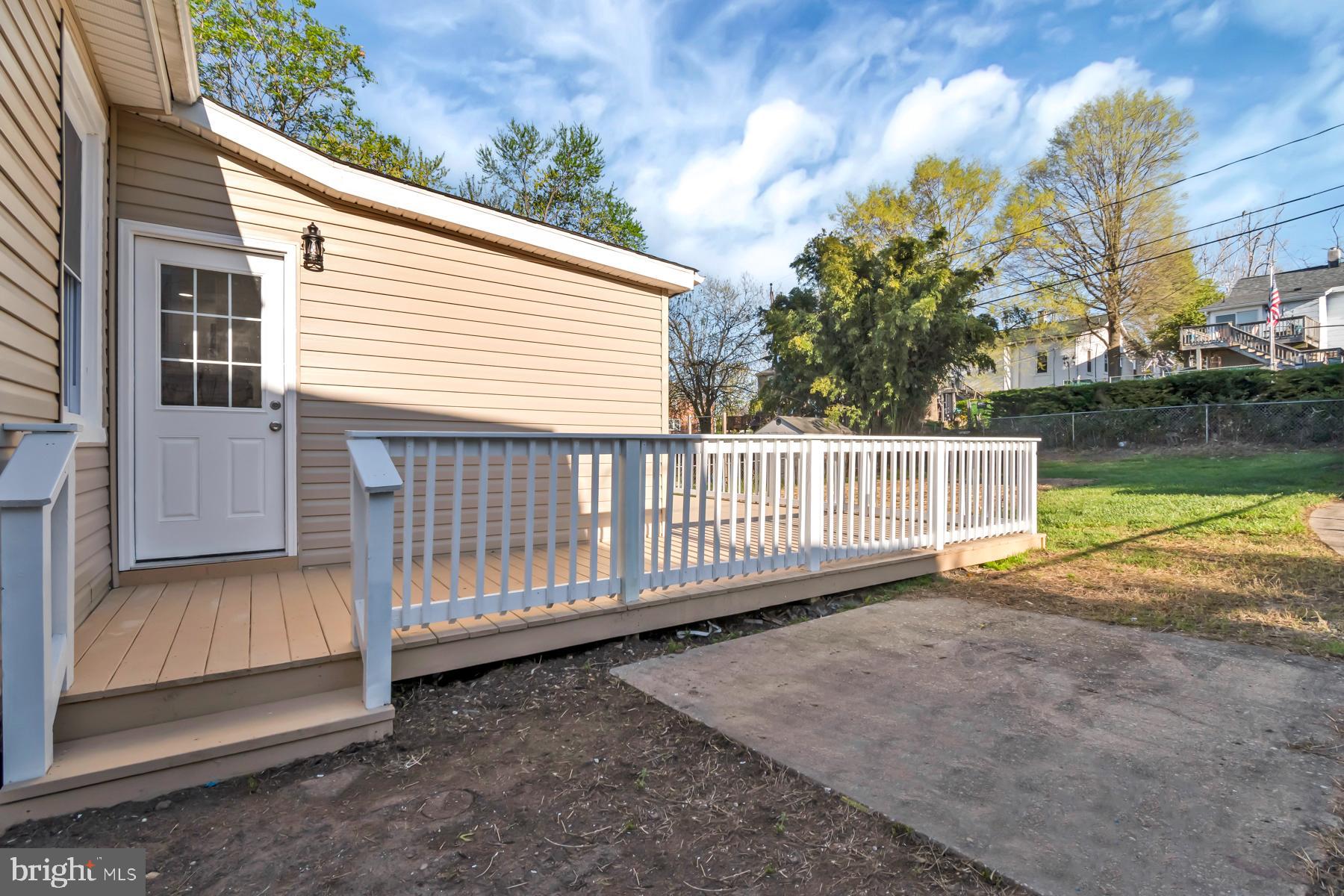 2806 Hemlock Ave