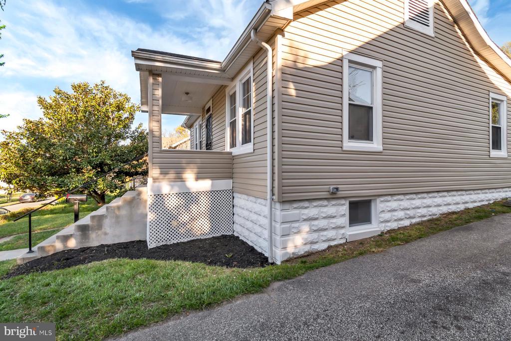 2806 Hemlock Ave