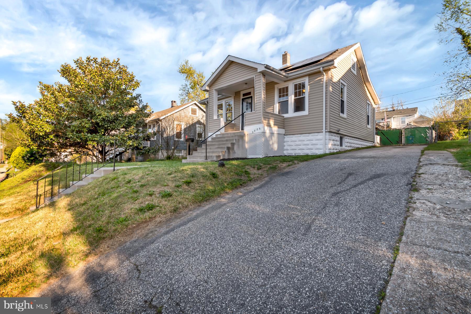 2806 Hemlock Ave
