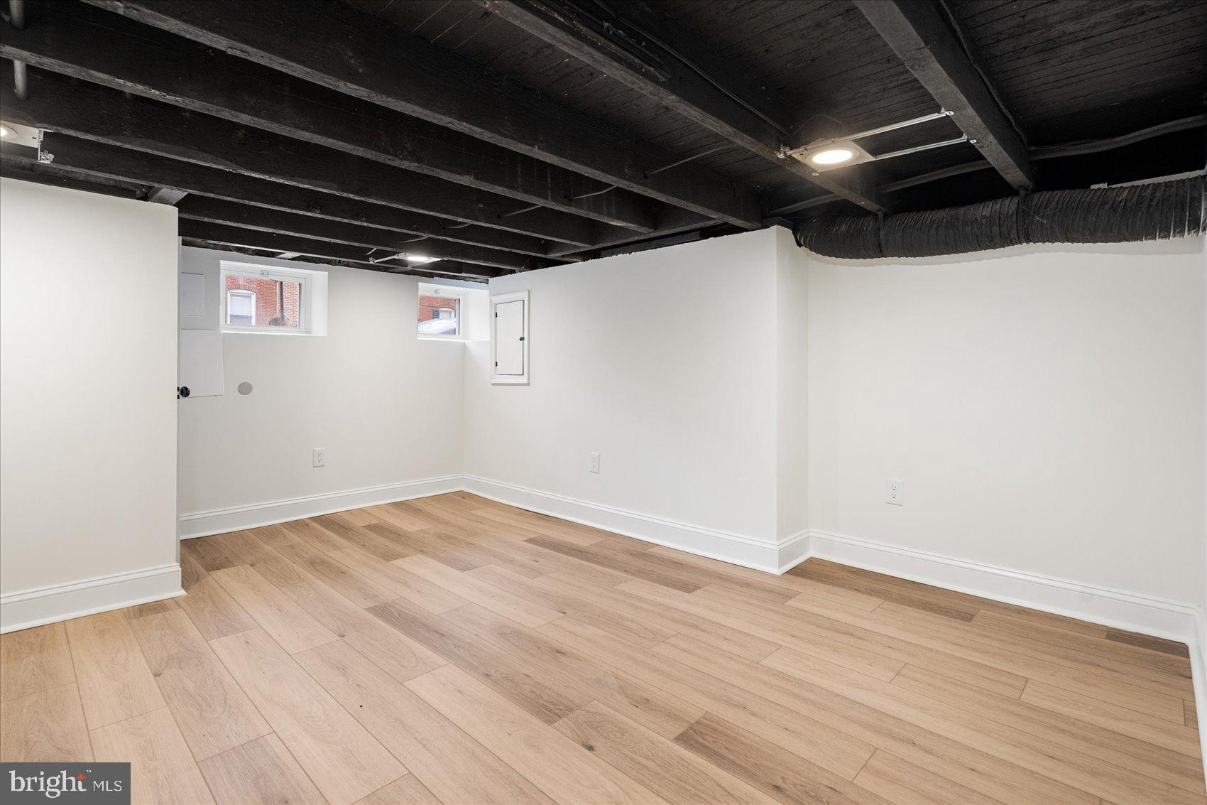 1118 S East Ave