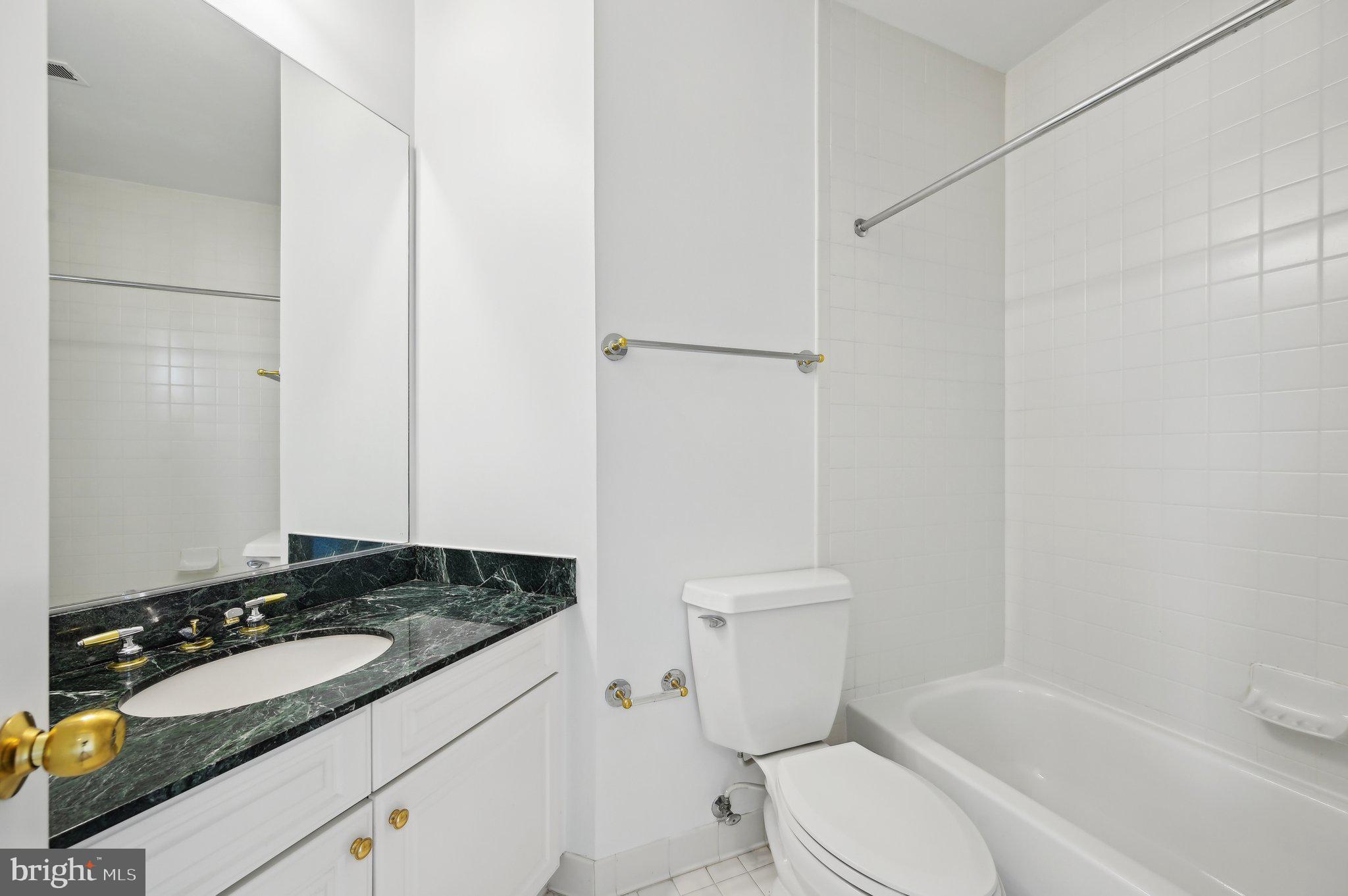 100 Harborview Dr #1301