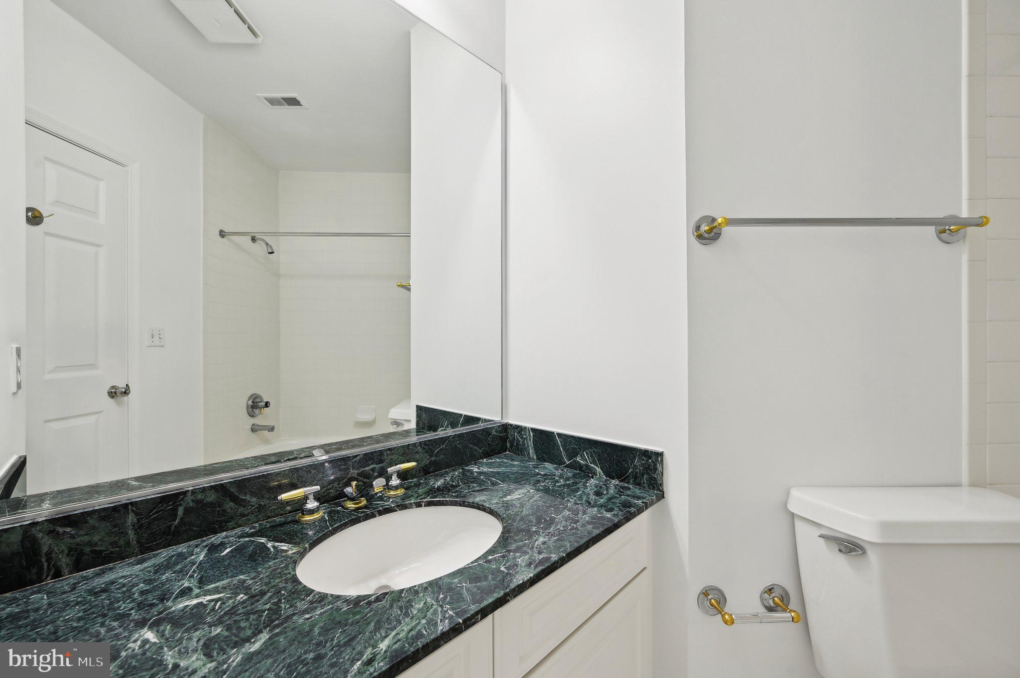 100 Harborview Dr #1301