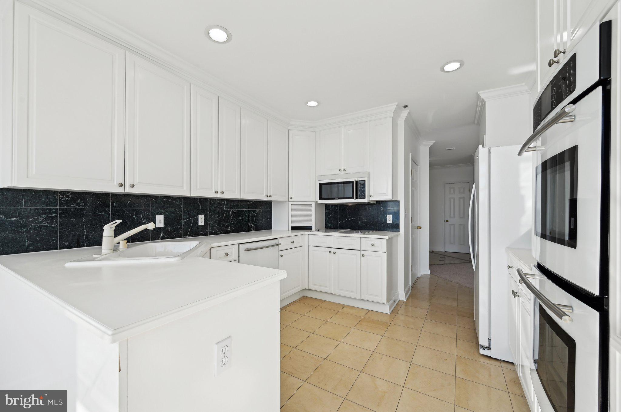 100 Harborview Dr #1301