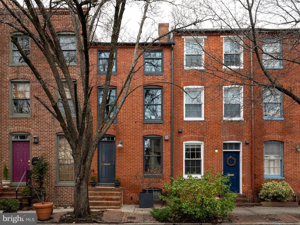 806 Leadenhall St