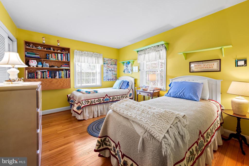 104 Overhill Rd