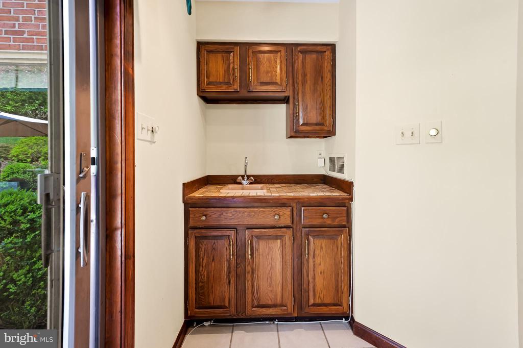 104 Overhill Rd