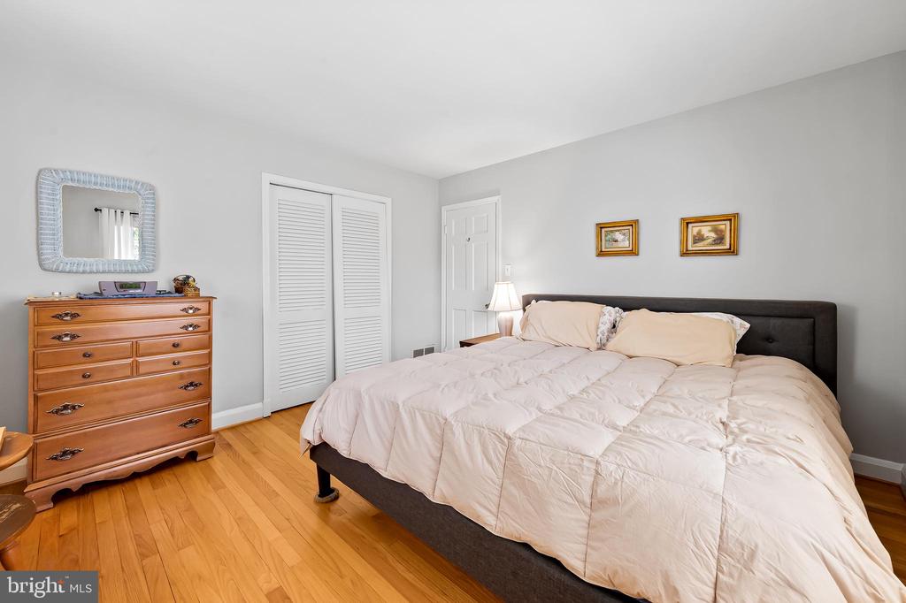 104 Overhill Rd