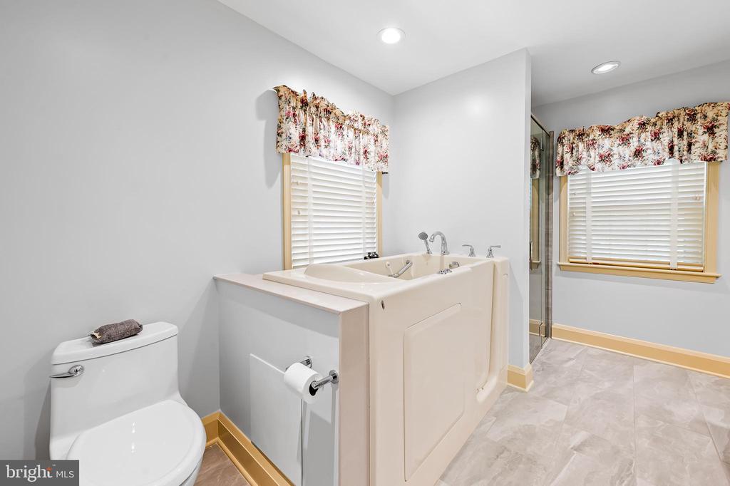 104 Overhill Rd