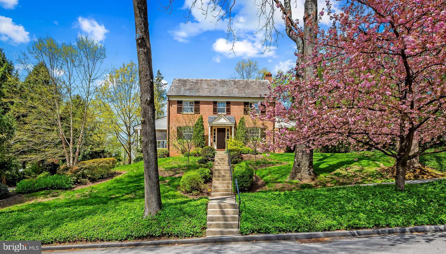 104 Overhill Rd