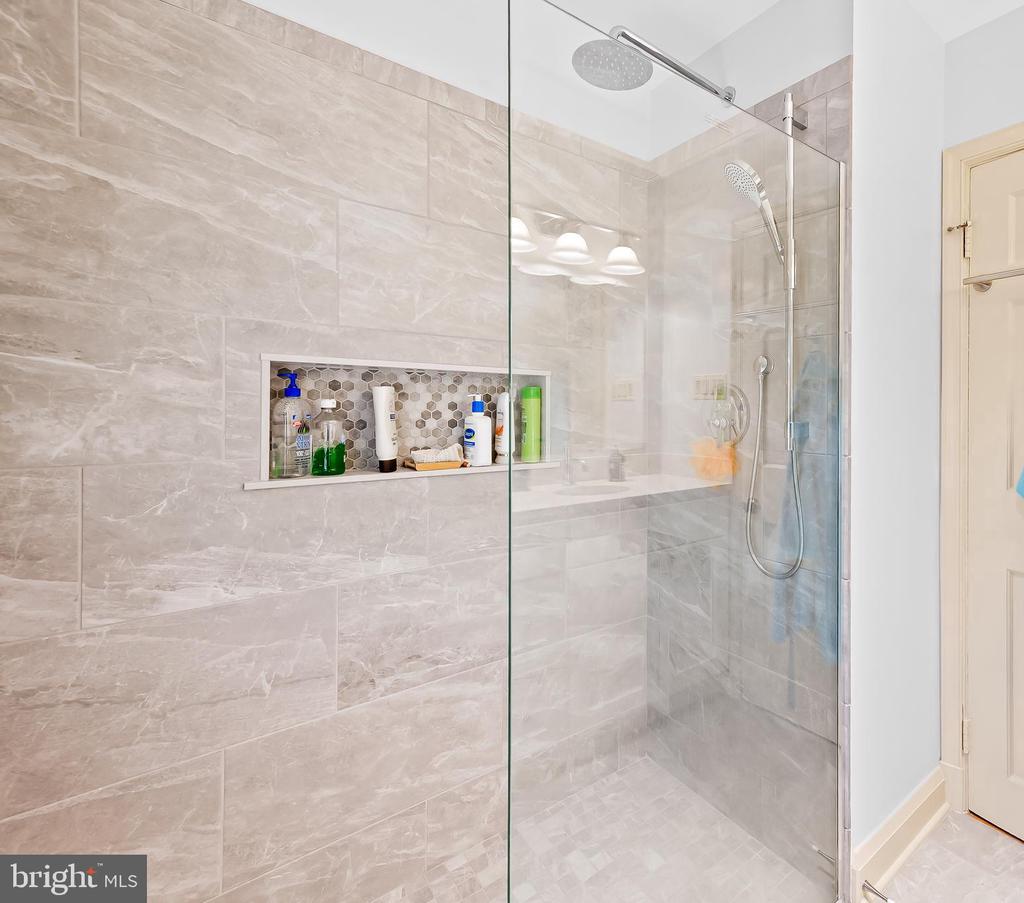 104 Overhill Rd