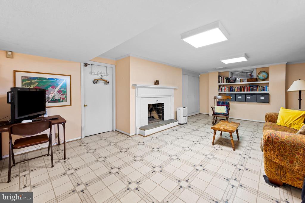 104 Overhill Rd