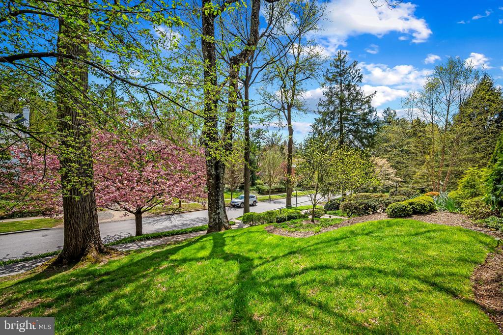 104 Overhill Rd