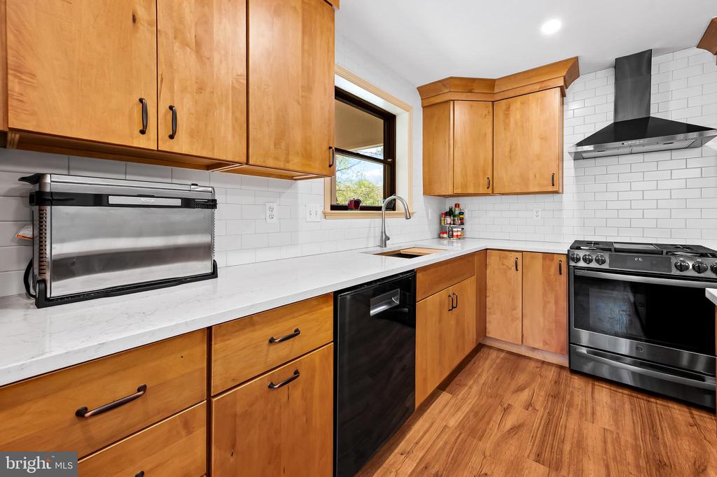 104 Overhill Rd