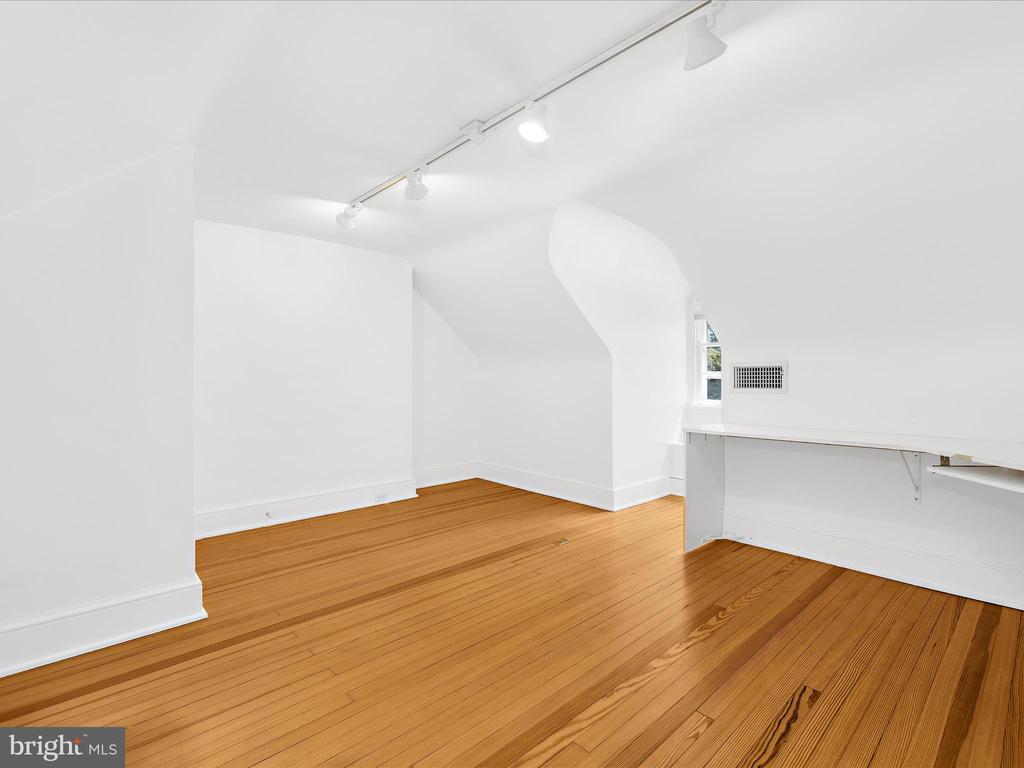 117 Taplow Rd