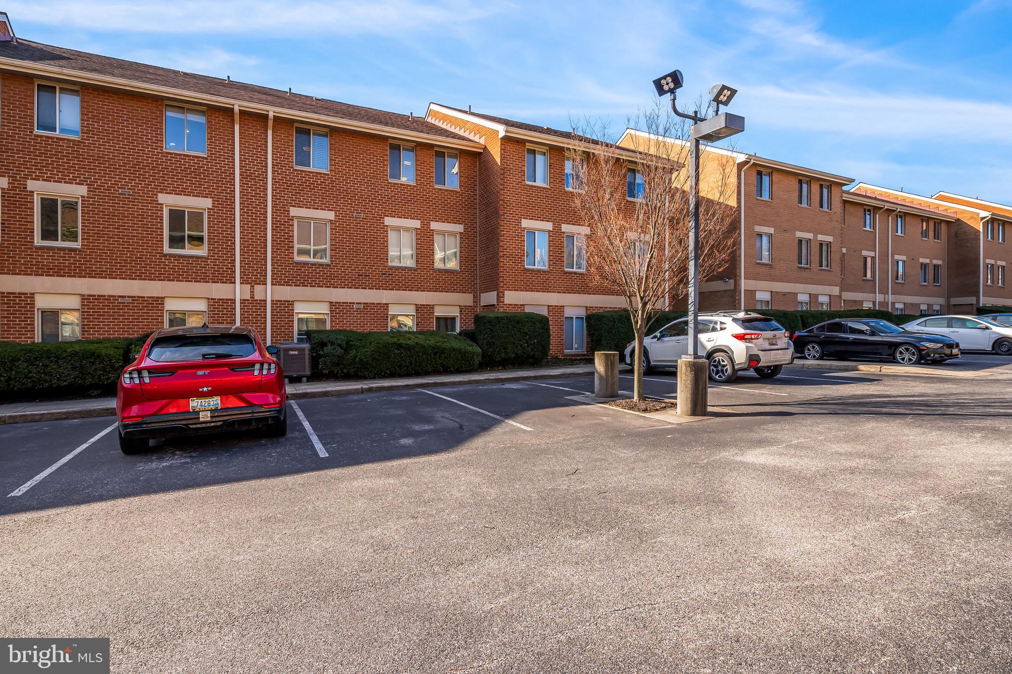 120 W Barre St #R 042