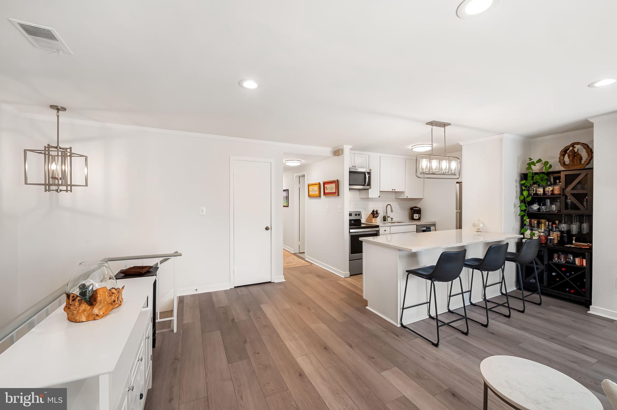 120 W Barre St #R 042