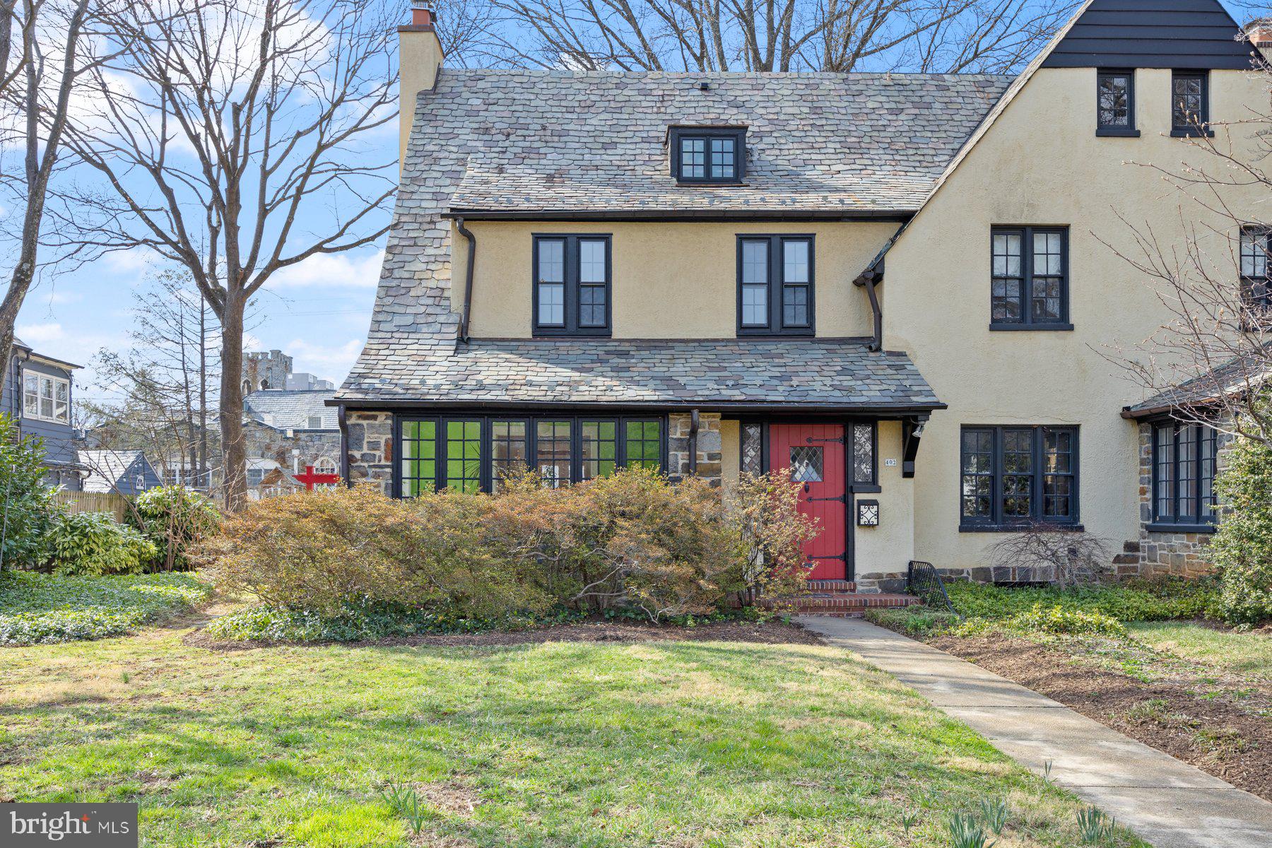 402 Woodlawn Rd