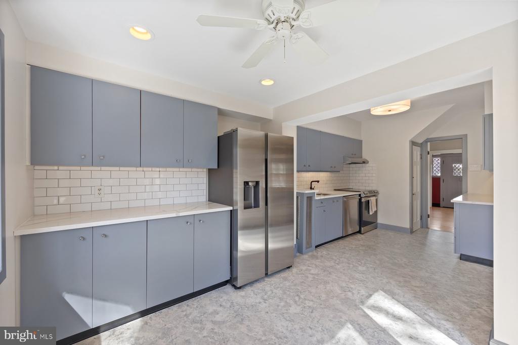 402 Woodlawn Rd