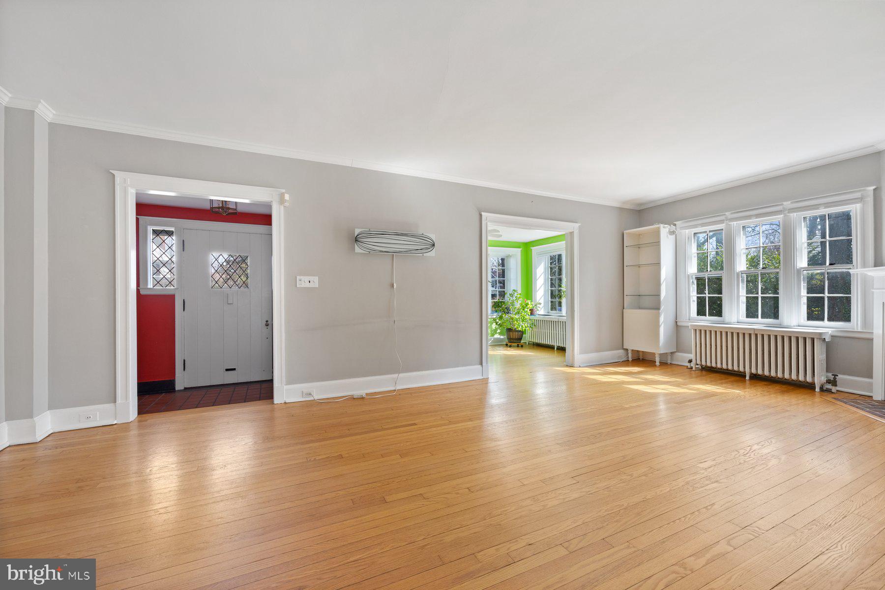402 Woodlawn Rd