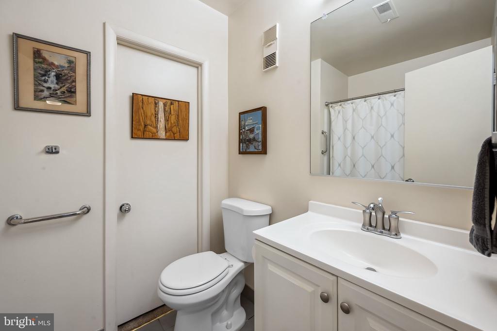 21 Andrew Pl #R107