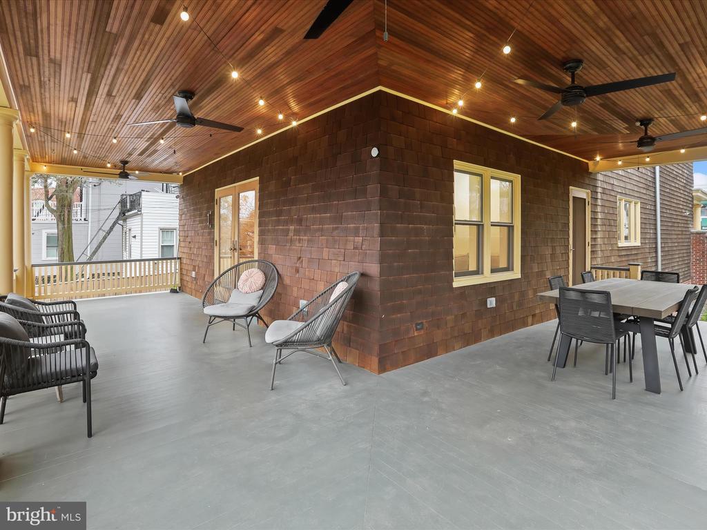 4023 Roland Ave