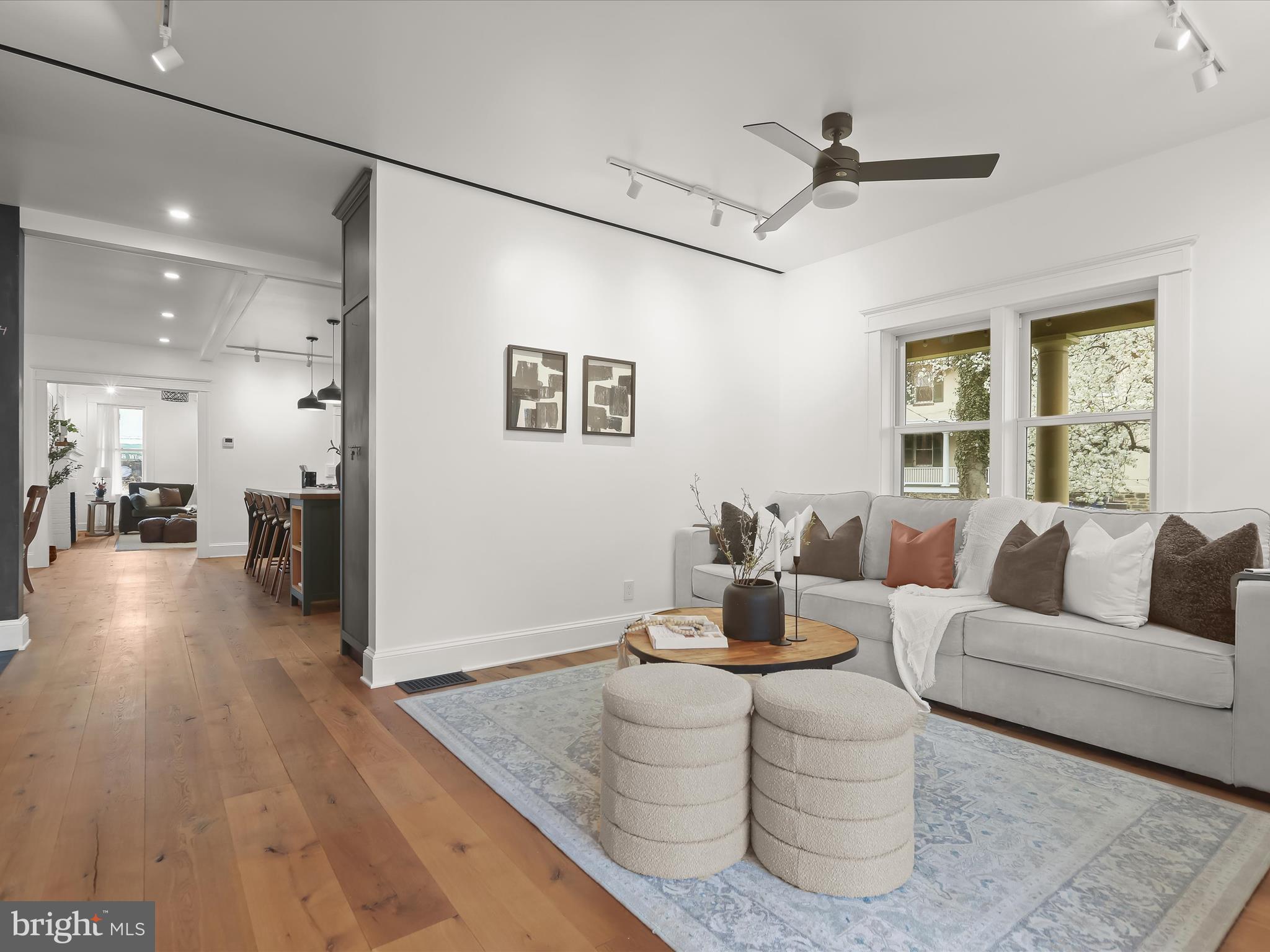 4023 Roland Ave