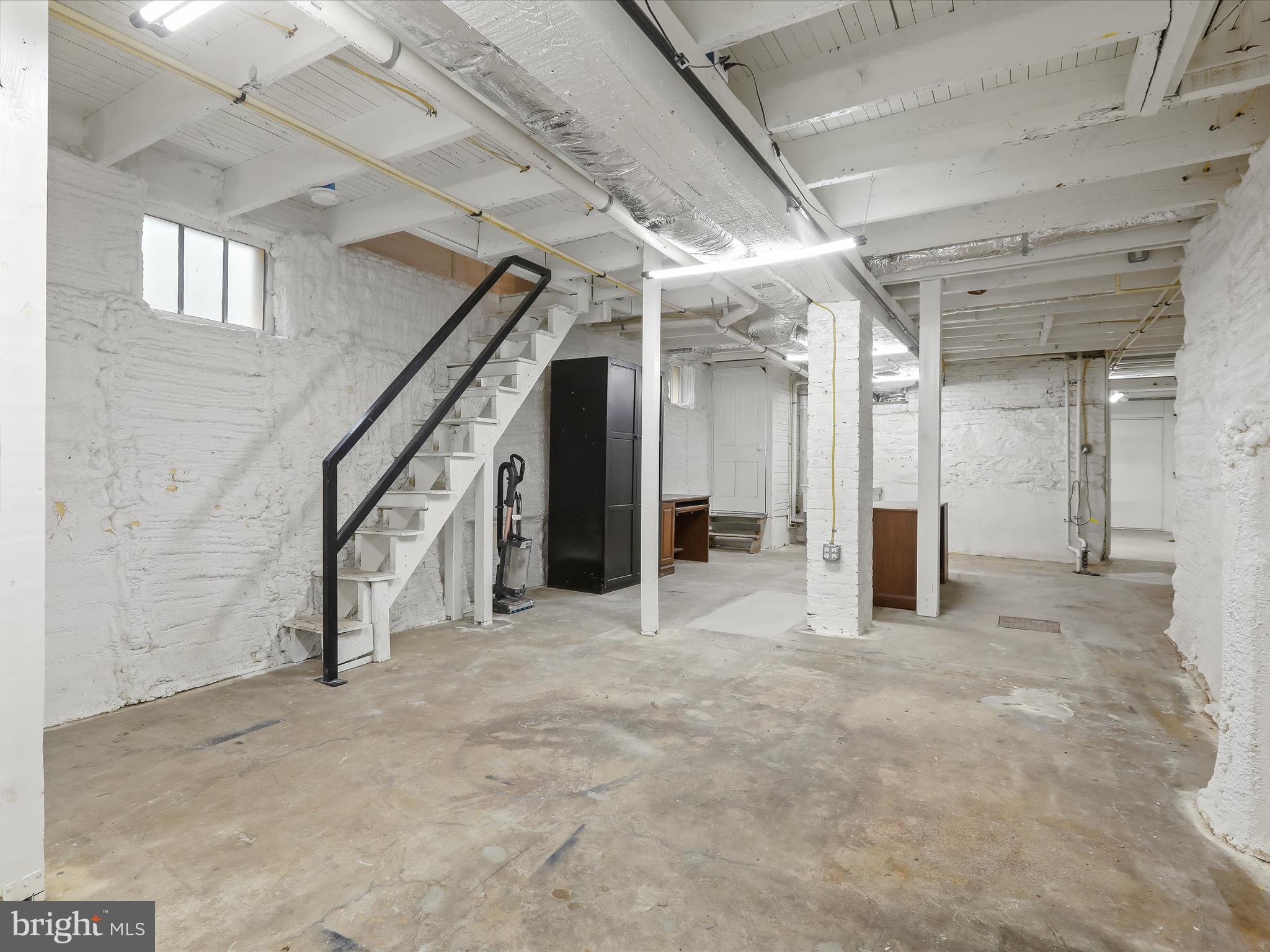 4023 Roland Ave