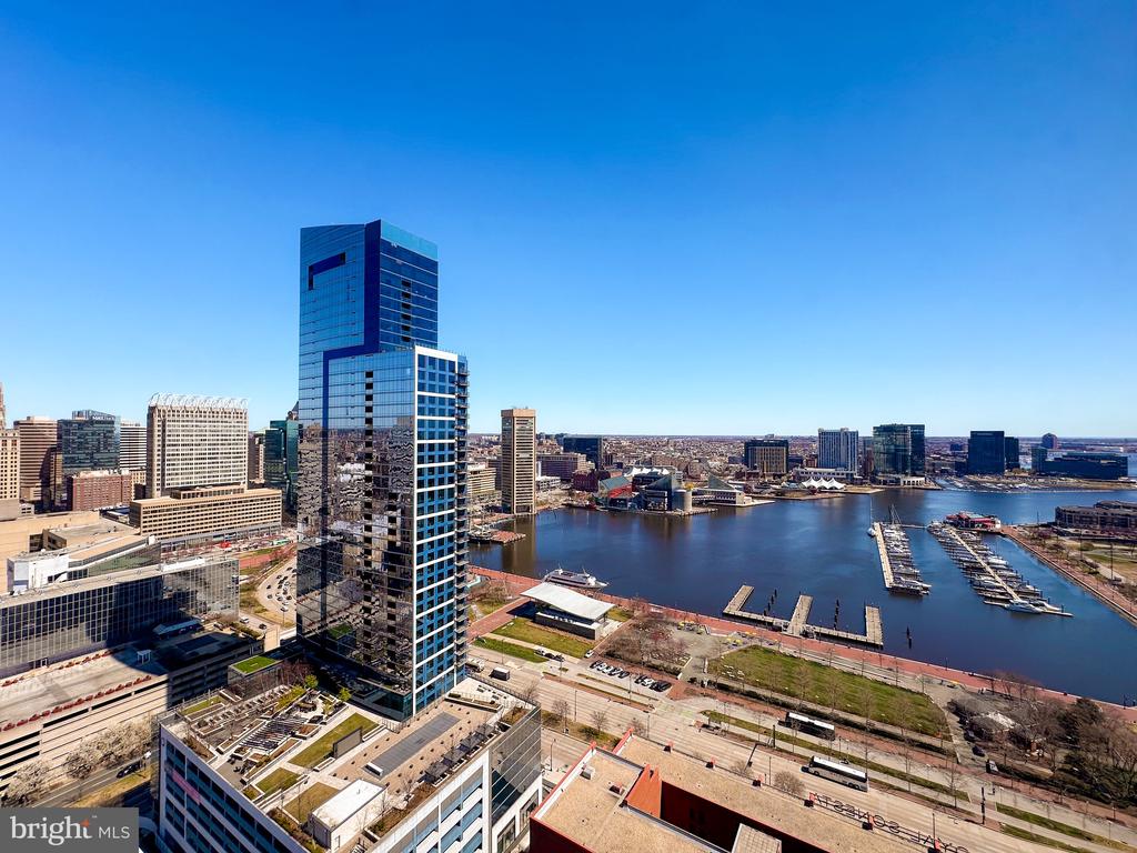 10 E Lee St #2609