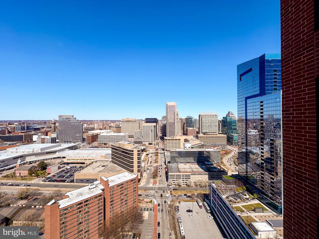 10 E Lee St #2609