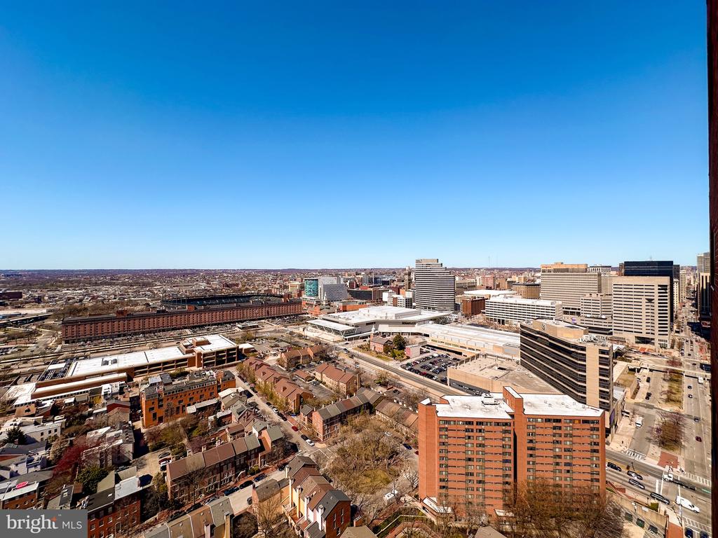10 E Lee St #2609