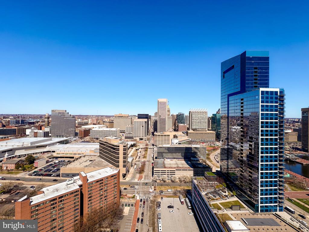 10 E Lee St #2609