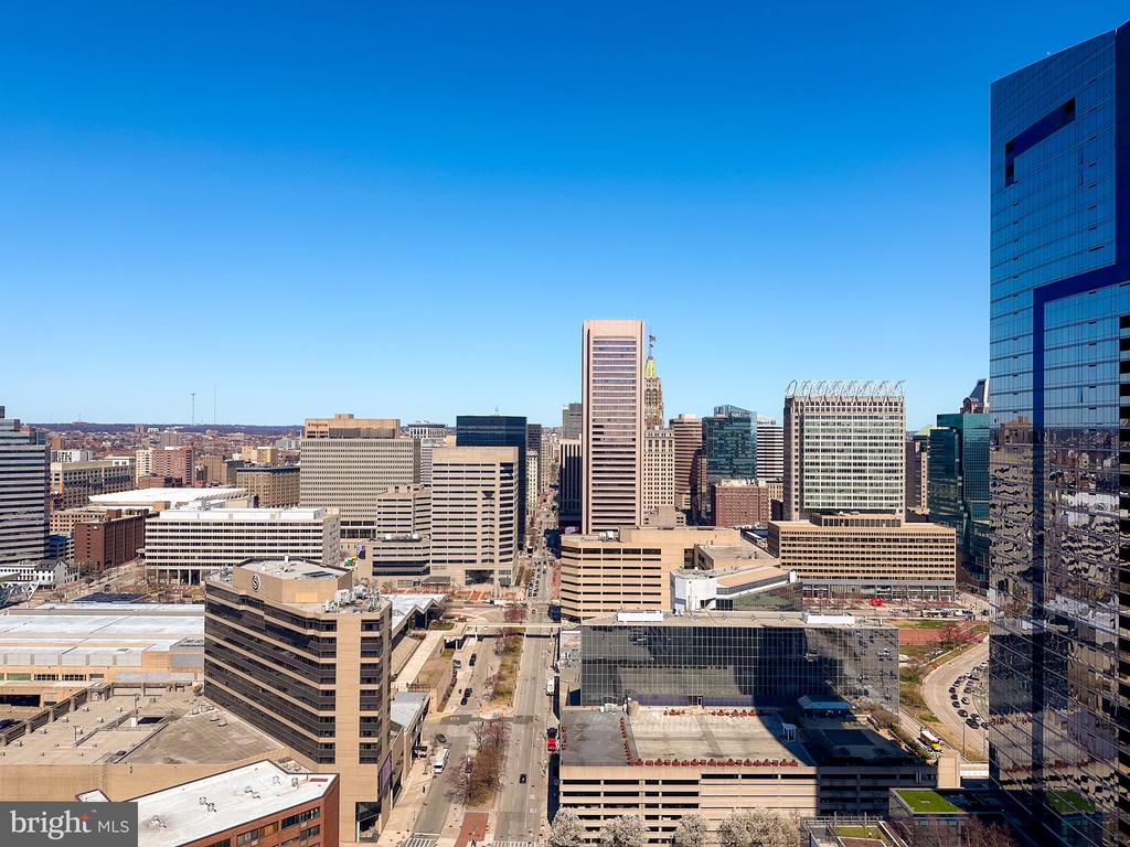10 E Lee St #2609