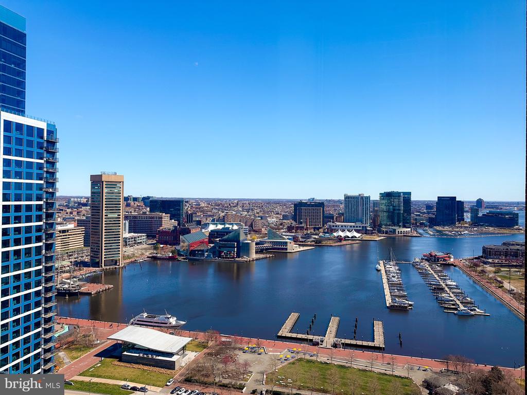10 E Lee St #2609